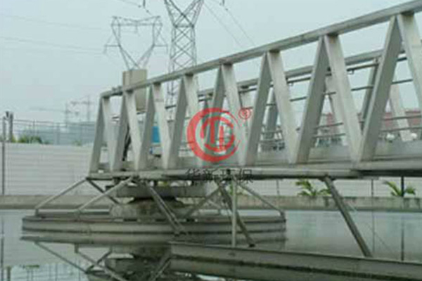 周邊傳動刮泥機.jpg